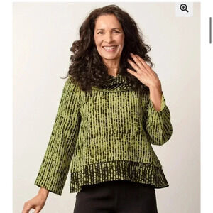 Habitat NEW! Flare,oversized top,PTP 22” sz medium , also have sm Green pullover